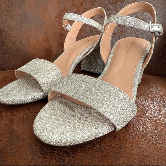 NEW Cole Haan Josie Scalloped Block Heel Sandal - Picture 3 of 5